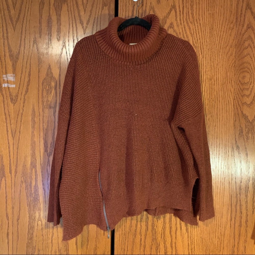 Brown/Red Turtleneck Sweater